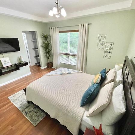 Modern 3 Bedroom Condo In Private Community #8 Petit Valley Экстерьер фото